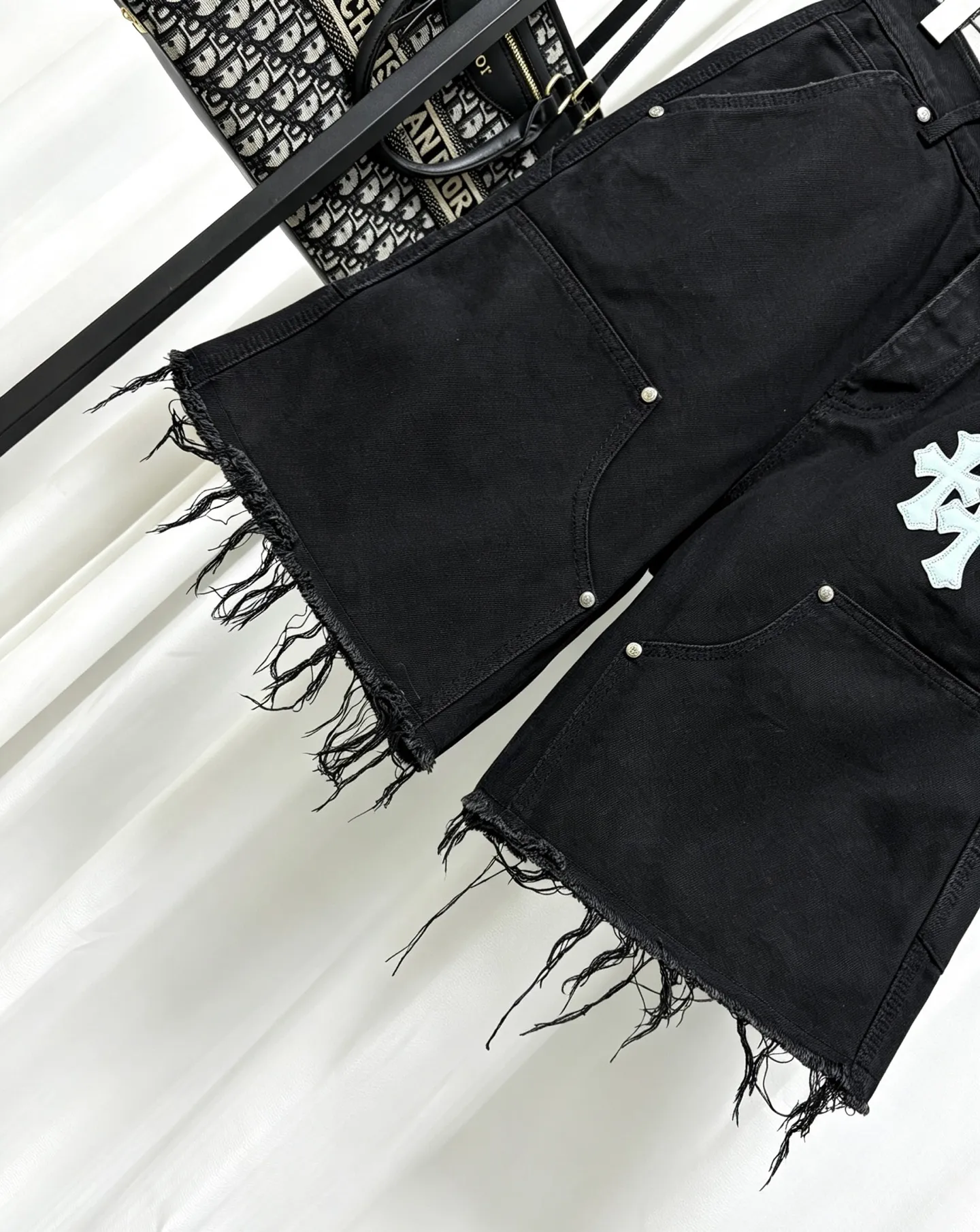 Chrome Hearts Chrome Hearts ， Premium ， 、 Retro 。 ， ， Levi's Series， ， ， 。 ， ， ， ， ， ， 。 、 ， 。 Chrome Hearts Classic ， Size S-XL
